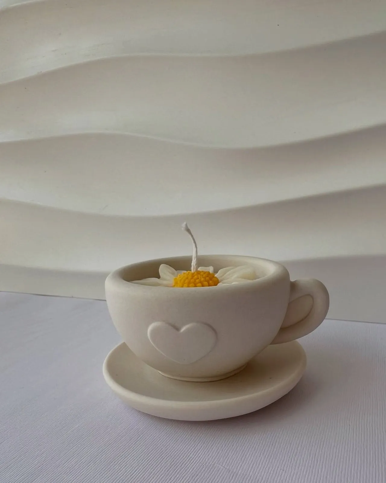 «Cup of Softness»: qiri në filxhan jesmoniti me margaritë